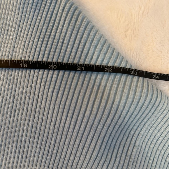 Light Blue V-Neck Sweater Dress with oversized Sleeves size large - Picture 10 of 14